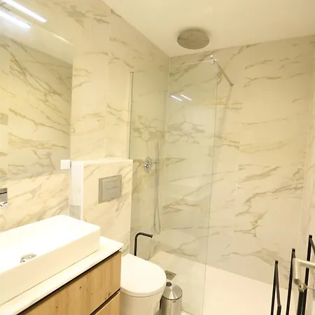 Daire 63 Letter Sanches