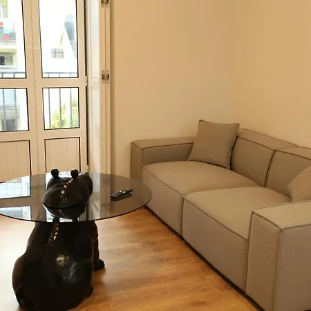 63 Letter Sanches Apartment *