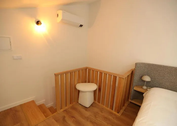 63 Letter - Sun-filled & Quiet With Elevator Access شقة Lisboa