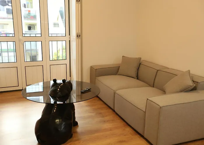 63 Letter - Sun-filled & Quiet With Elevator Access شقة *