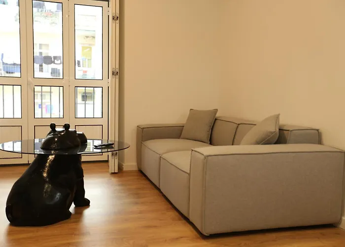 شقة 63 Letter - Sun-filled & Quiet With Elevator Access